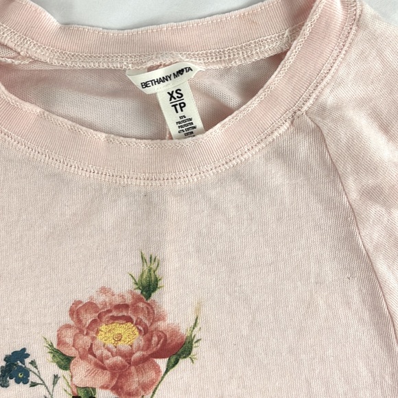 Bundle of Women’s X-Small T Shirts. Various Brands - Picture 2 of 5